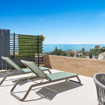 Vivi Homes - The Essence - Sea Views - Terrace - Pool - Gym