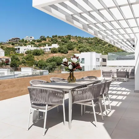 Vivi Homes - The Essence - Sea Views - Terrace - Pool - Gym * Marbella