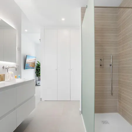 Vivi Homes - The Essence - Sea Views - Terrace - Pool - Gym Apartmán *