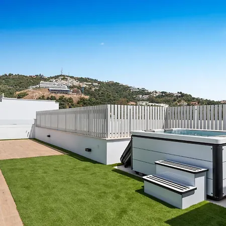 Vivi Homes - The Essence - Sea Views - Terrace - Pool - Gym Apartmán *